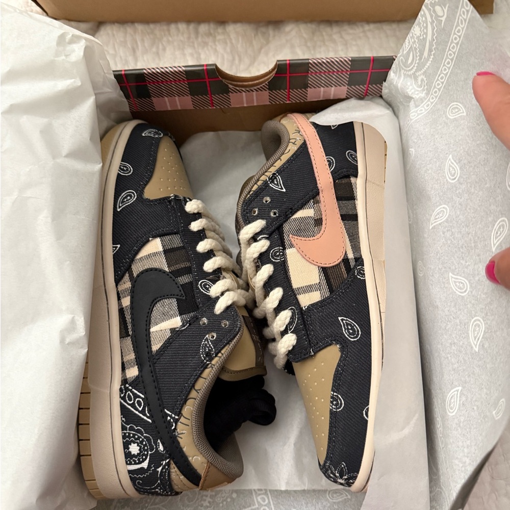 Nike SB Dunk Low Checkered Sneakers